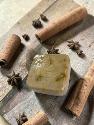 Sabonete Artesanal Canela e Cravo.